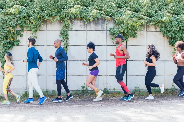 groupe de coureurs en atelier de sport
