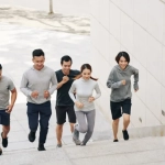 groupe de sportifs en atelier course à pied